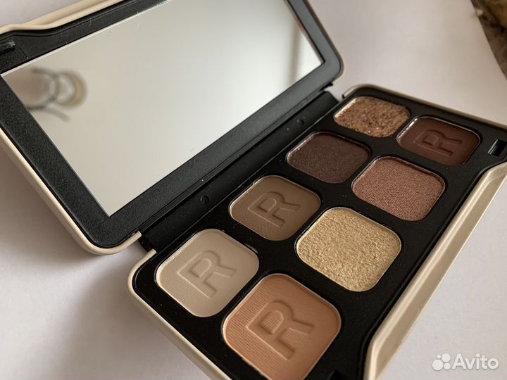 Тени Revolution Makeup