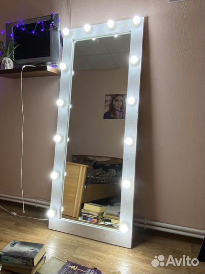 Гримерные зеркала под заказ (натуральное дерево)