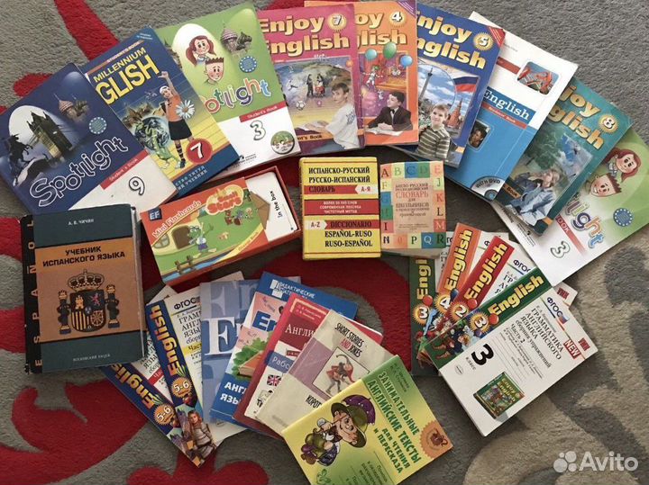 Педагог- репетитор двух иностранных языков