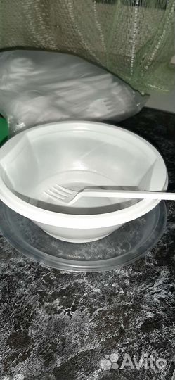 Тарелки,вилки для горячих и холодных блюд