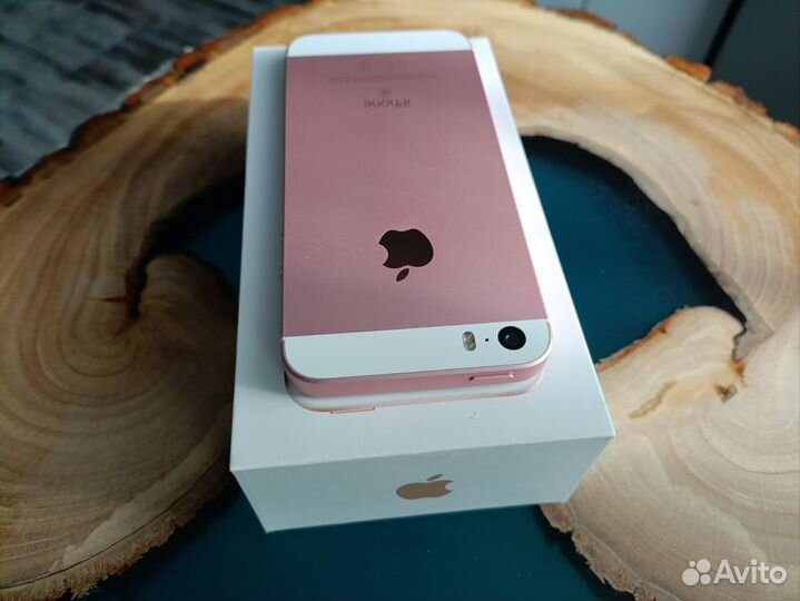 iPhone SE, 32 ГБ