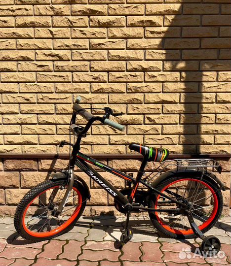 Детский велосипед четырехколесный