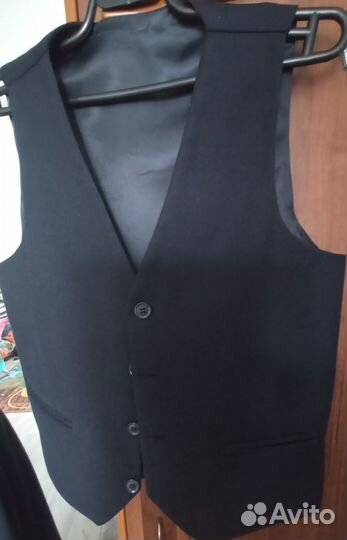 Шк.костюм-тройка на плотного мальчика,р.140 и др