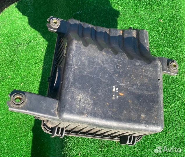 Корпус воздушного фильтра Kia Sorento 2.5 2004