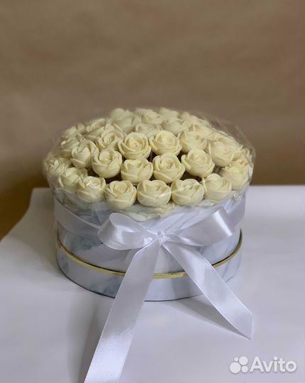 Сладкий подарок девушке