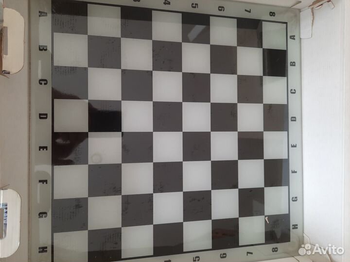 Подарочный набор шахматы с водочными стопками