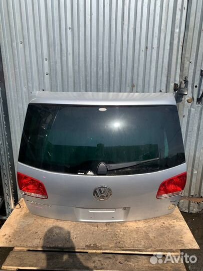 Крышка багажника Volkswagen Touareg 1