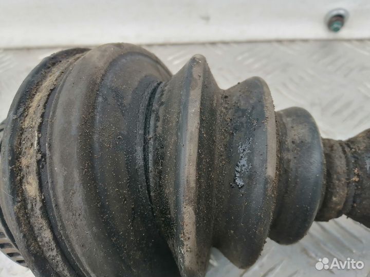 Полуось передняя Audi A6 C5 2.5 AKN АКПП