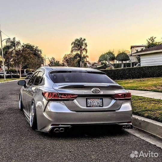 Стоп-сигналы комплект Toyota Camry 70, стиль Lexus