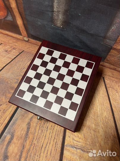 Подарочный набор для вина и шахматы