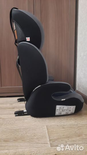 Автомобильное детское кресло isofix