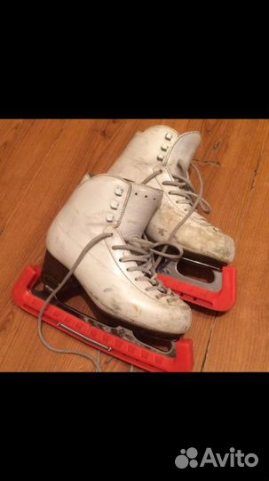 Профессиональные фигурные коньки 35 размер