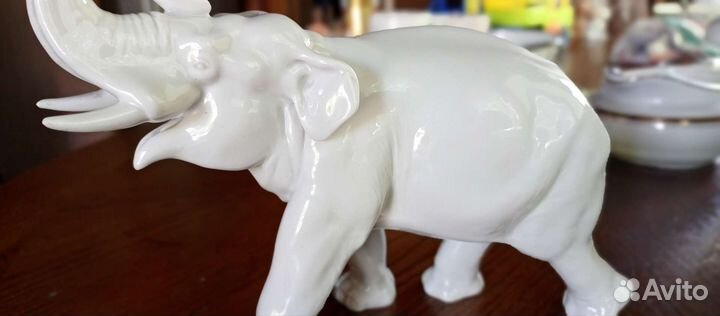 Слон фарфоровый,статуэтка.лфз
