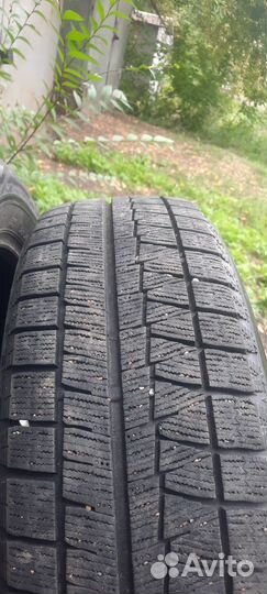 Bridgestone Blizzak Revo GZ 215/60 R17