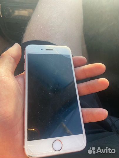 Телефон iPhone 6s