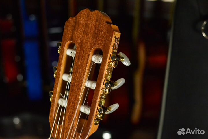 Классическая гитара Kremona + аксессуары