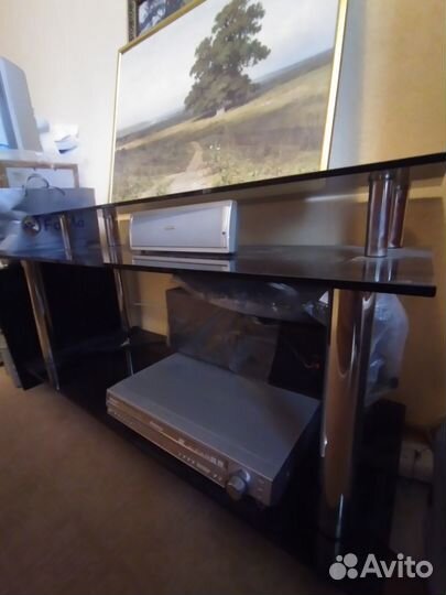 Столик для телевизора, аппаратуры