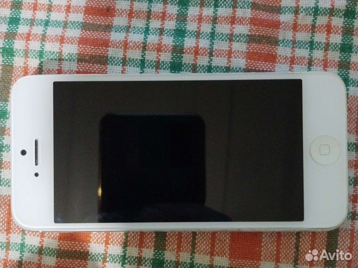 Телефон iPhone 4s