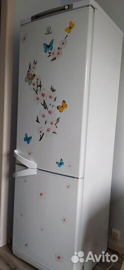 Холодильник Indesit