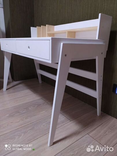 Письменный стол.,Сканди