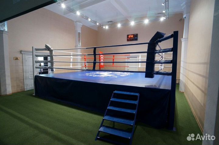 Ринг боксёрский на помосте 7,32х7,32 м, высота 1 м, три лестницы, боевая зона 6х6 м Pioner A12572