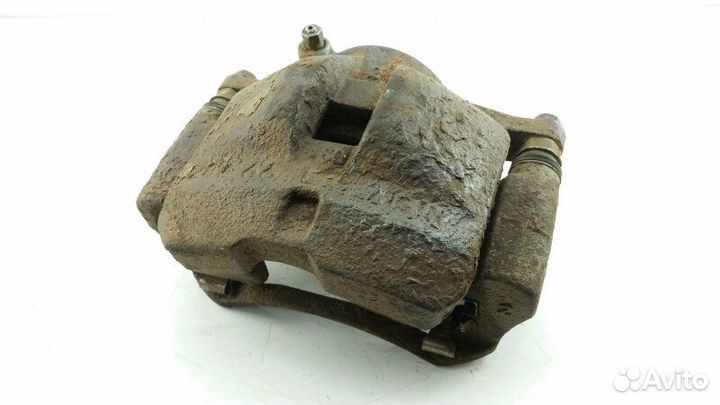 Суппорт передний левый Toyota Hiace LXH12 2LT 1998