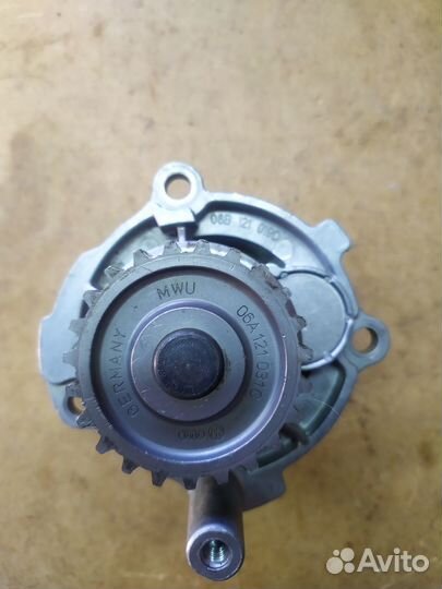 Помпа VW 06B121019D