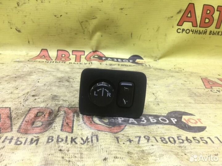 Блок управления зеркалом Nissan Elgrand E51 VQ35