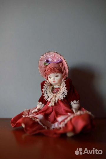 Фарфоровая кукла ручной работы