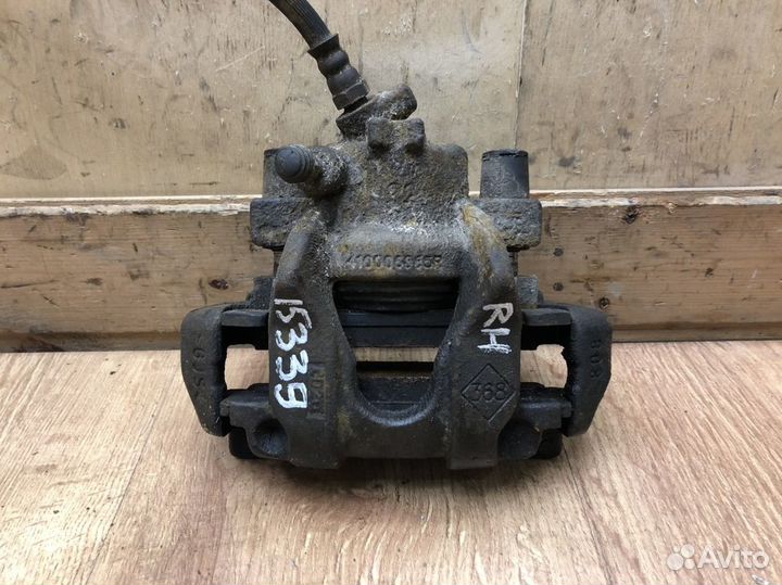 Суппорт передний правый Renault Sandero 2014+