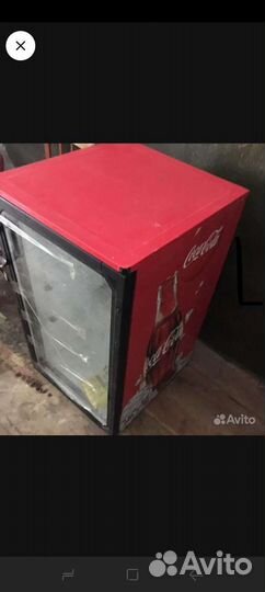 Холодильник бу и стол разделочный