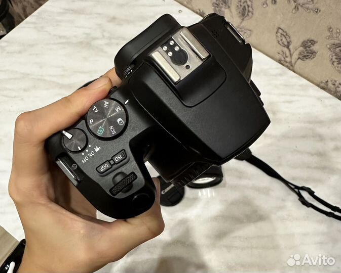 Фотоаппарат Canon EOS 250D