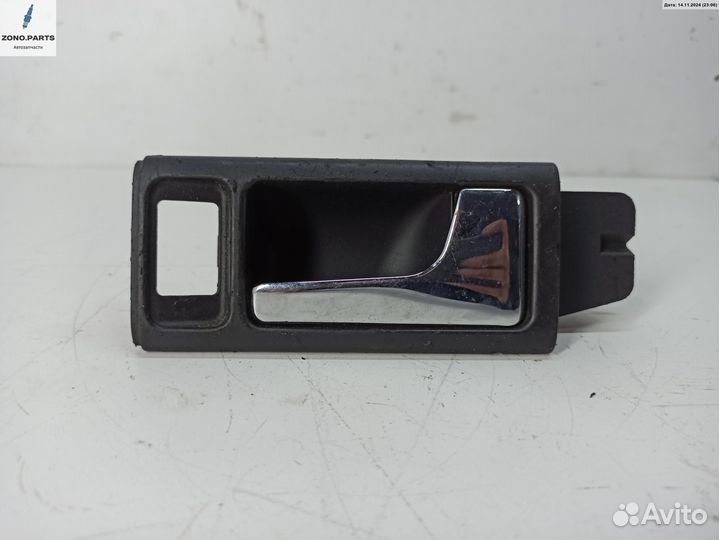 Ручка двери внутренняя передняя правая 4A0837020C на Audi A6 C4 (1994-1997)