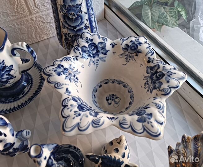 Коллекция Гжель, Посуда Гжель. Ваза.Чашка, фигурки