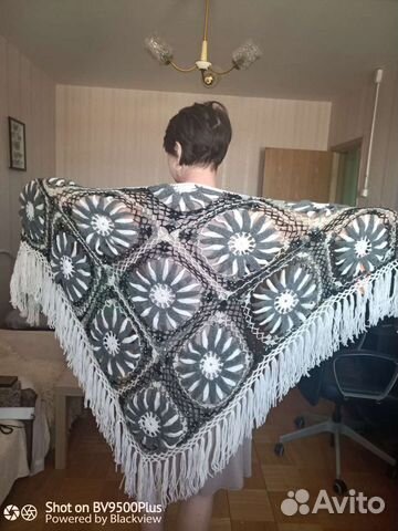 Шаль с вязаная новая