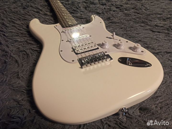 Электрогитара Fender Squier Bullet Strat HSS