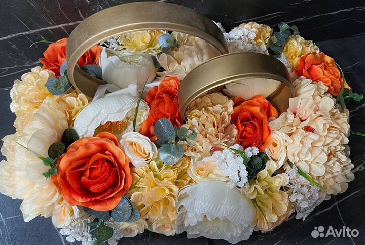 Свадебное украшение на машину декор