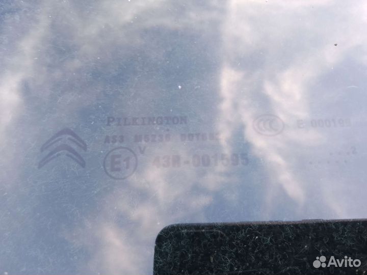 Стекло заднее левое Citroen C4 B7