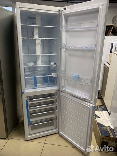 Холодильник новый