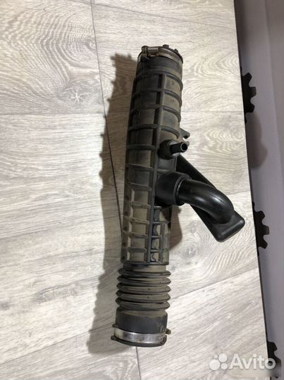 Патрубок воздушный Nissan Terrano 3 D10