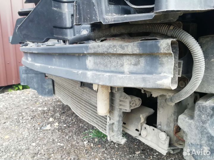 Усилитель бампера передний Renault Fluence megane