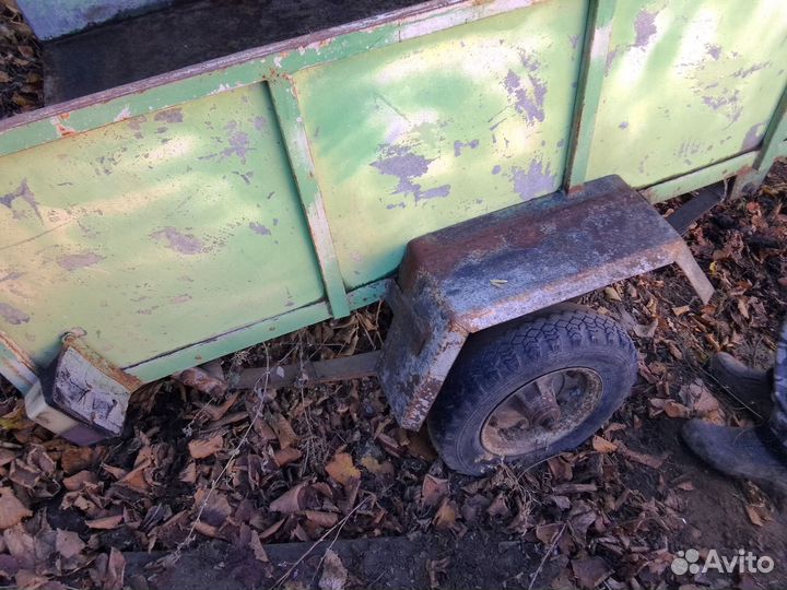 Автомобильный прицеп двухосный