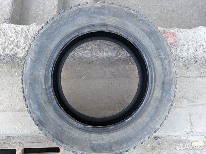 Goodyear Ultragrip Ice Arctic 215/60 R16 99T