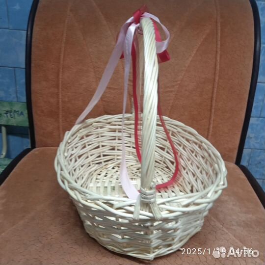 Корзина плетеная для подарков