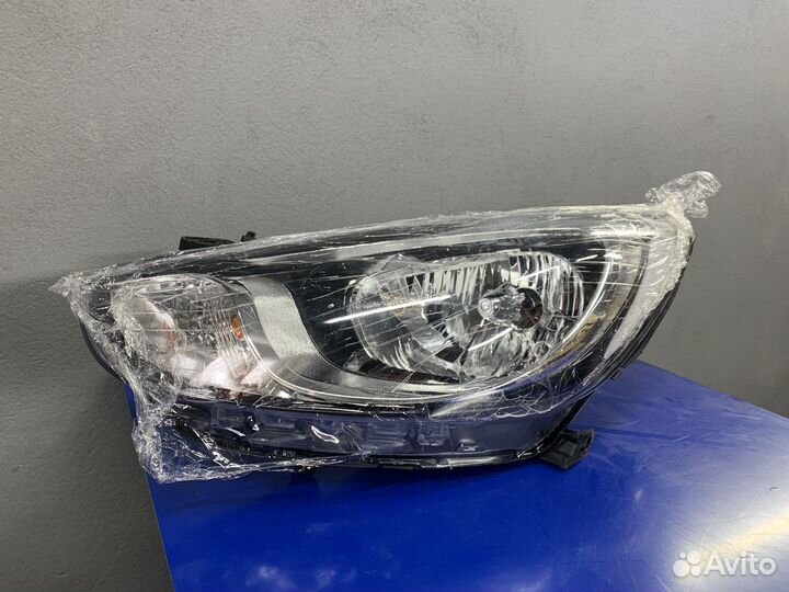 Фара левая на Hyundai Solaris