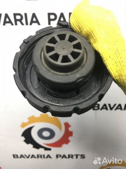 Крышка расширительного бачка Mercedes E W211 3.5