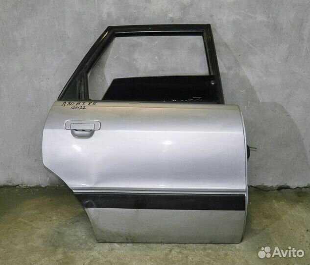 Дверь задняя правая Audi 80 B3