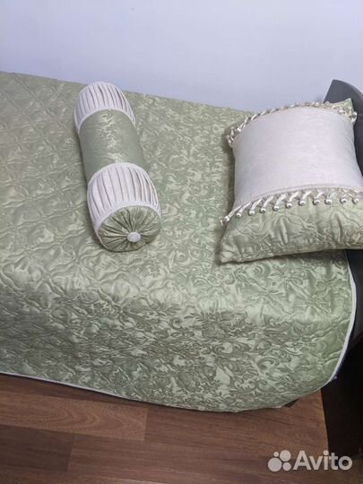 Покрывало двустороннее + подушка + валик