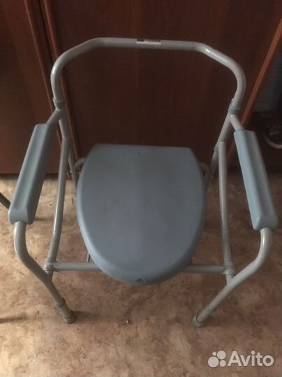 Санитарный стул для инвалидов, тяжело больных