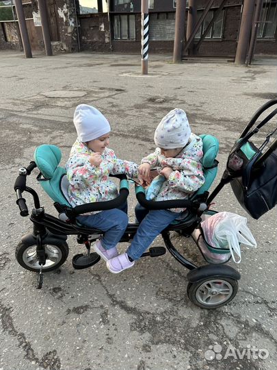 Трехколесный велосипед с ручкой для двойни